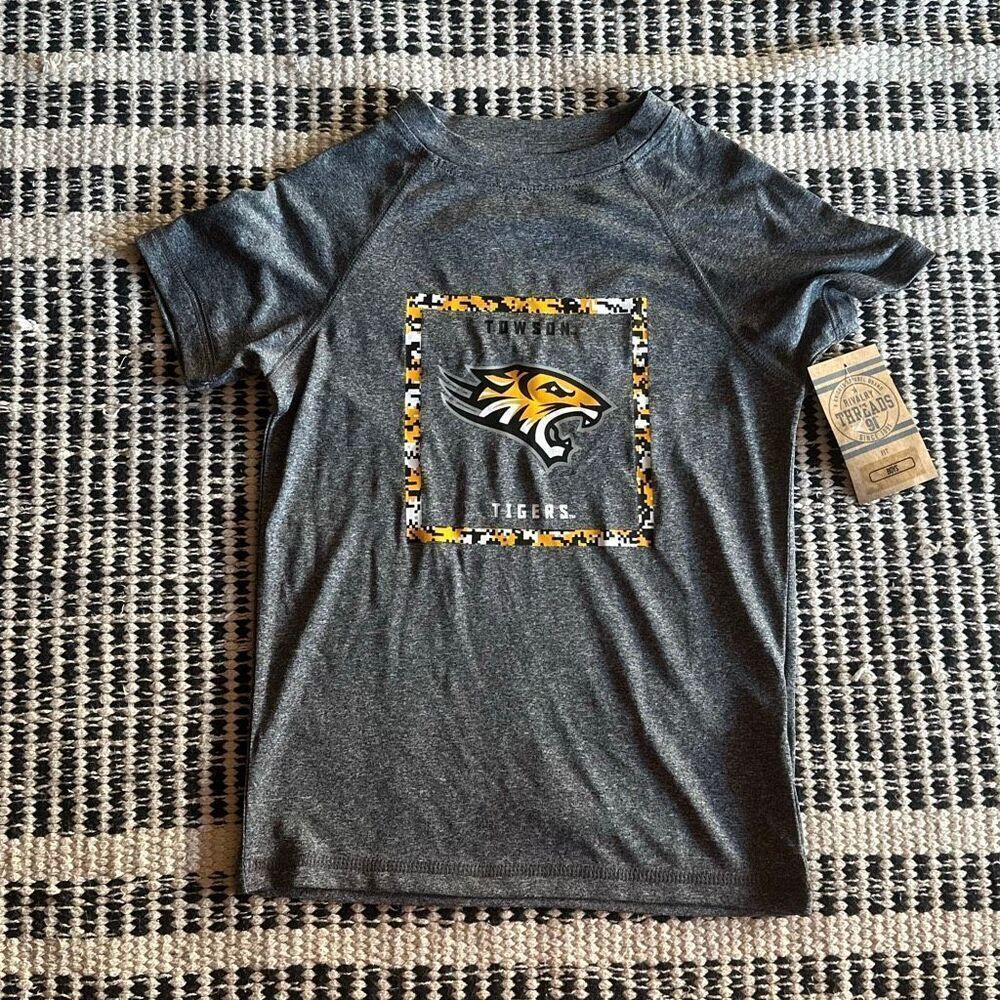 A knights apparel Boys Size XS 4/5 towson tigers athletic top NWT